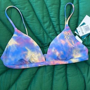 NWT Roxy surf fixed triangle reversible bikini top. Size small